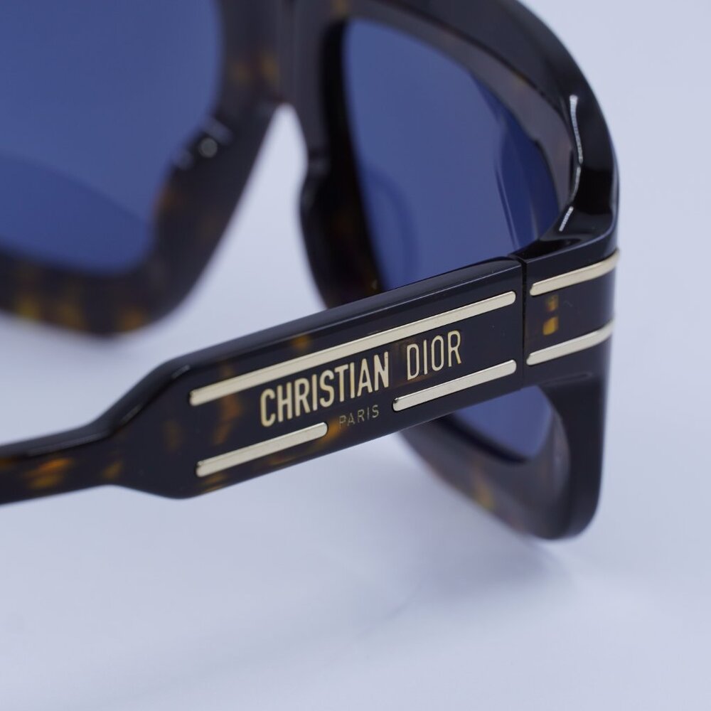 🕶️ New Dior DIORSIGNATURE M1U 20B0 Sunglasses - Shiny Dark Havana Frame - Picture 5 of 11